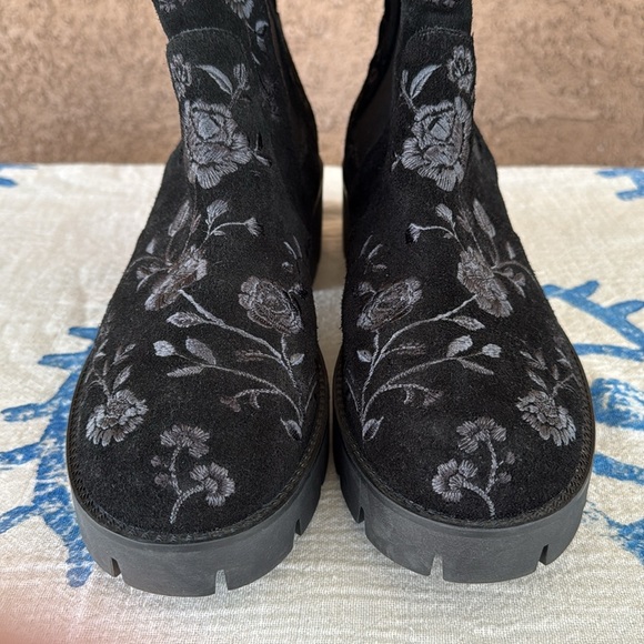 Johnny Was Vixie Chelsea Lug Boots - Picture 8 of 17